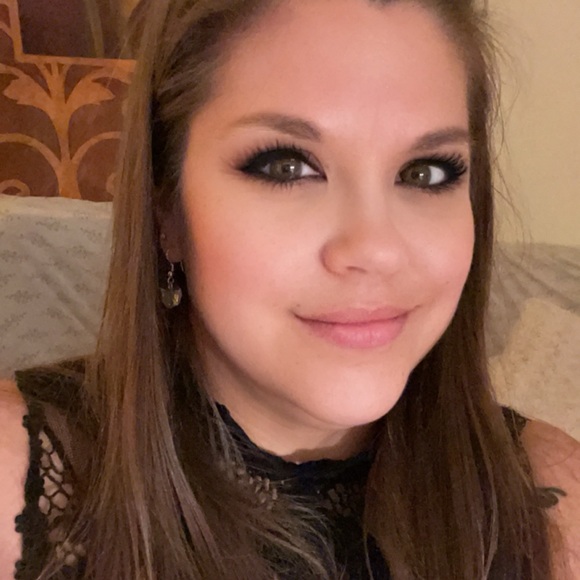 Meet your Posher, Leana - Picture 6 of 9